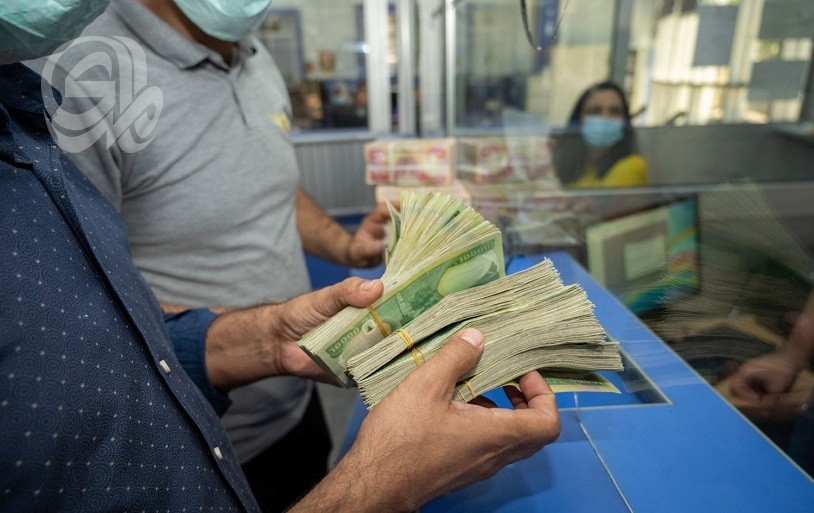 المالية تبدأ تمويل رواتب تموز والصرف ينطلق بالعسكريين ثم المدنيين